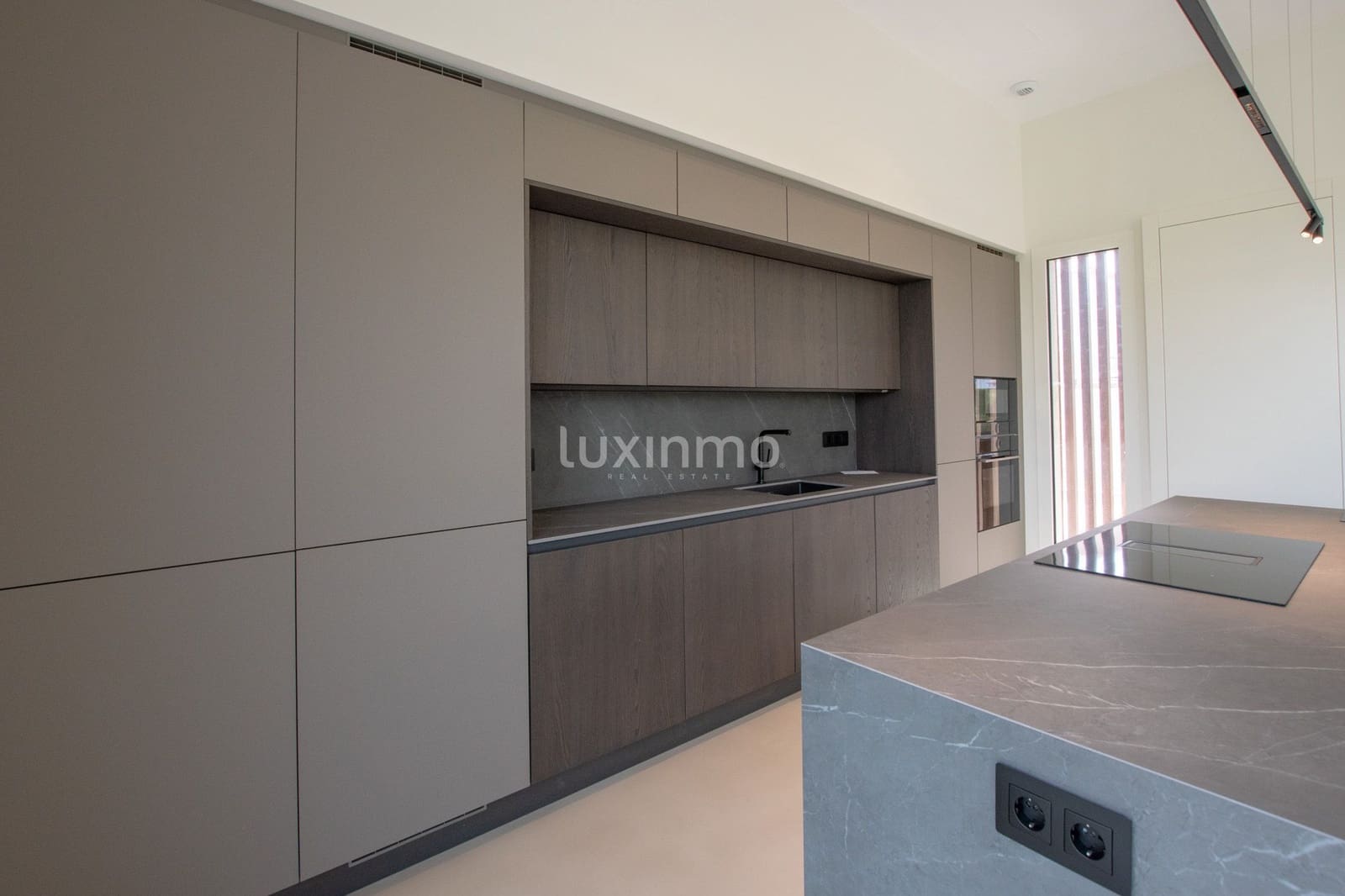 3 Zimmer Villa zu verkaufen in Oliva mit Pool Garage - 850.000 € (Ref: 10026544)
