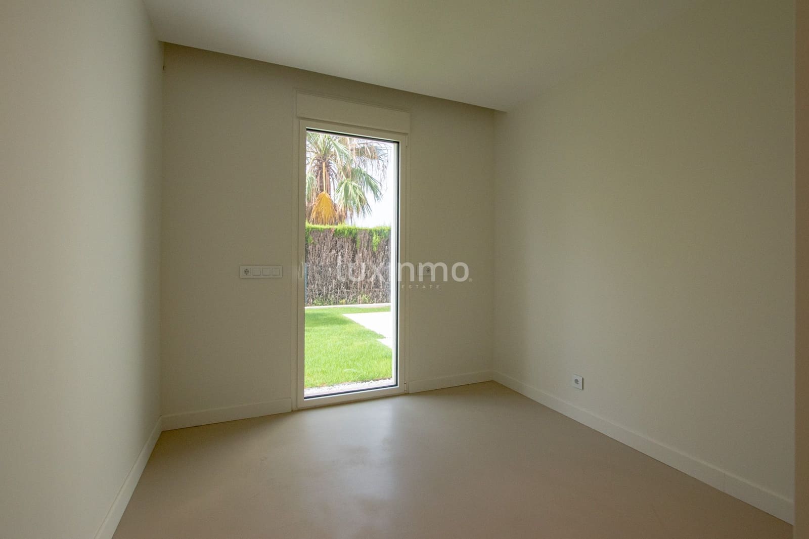 3 Zimmer Villa zu verkaufen in Oliva mit Pool Garage - 850.000 € (Ref: 10026544)