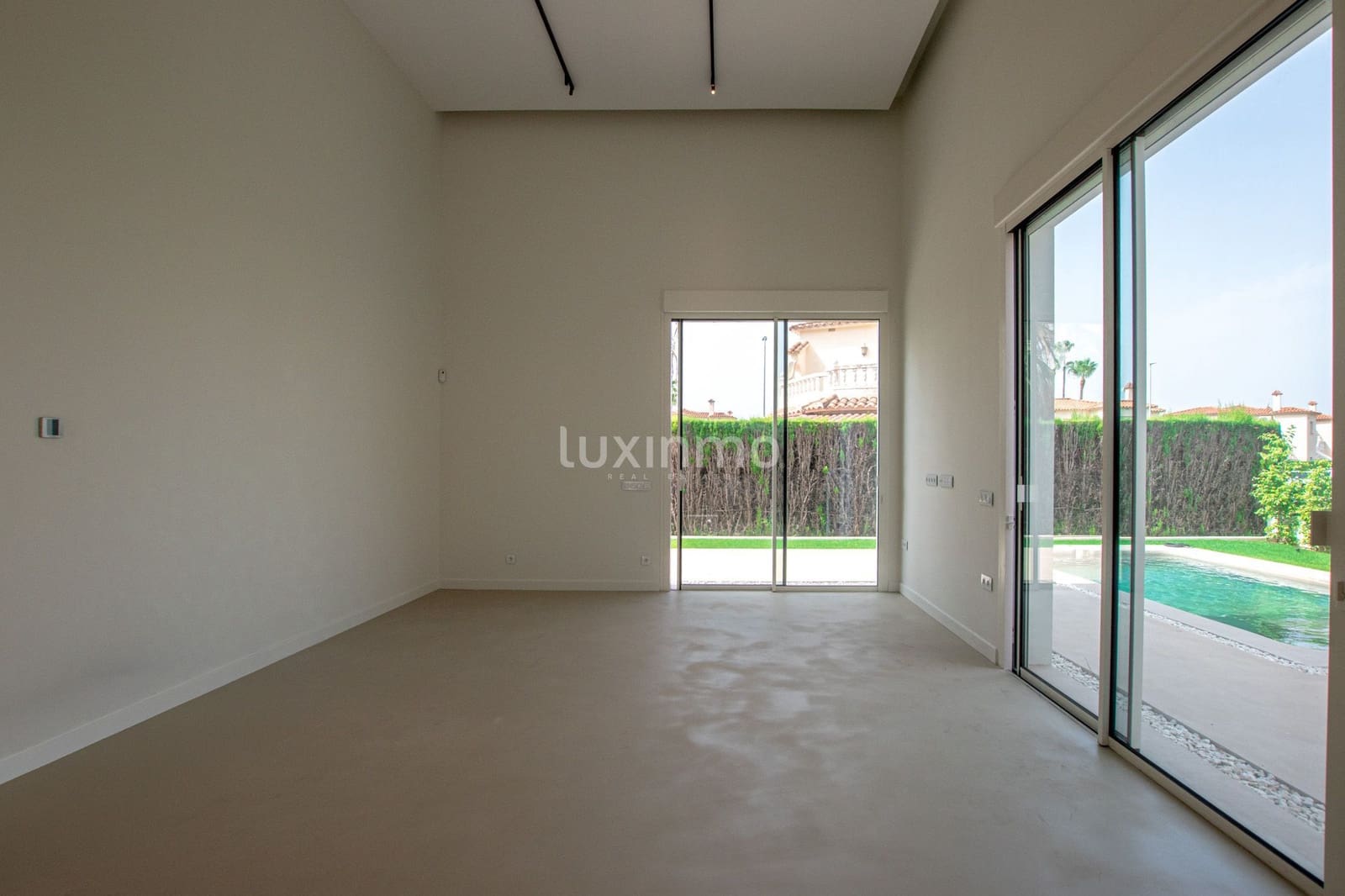 3 Zimmer Villa zu verkaufen in Oliva mit Pool Garage - 850.000 € (Ref: 10026544)