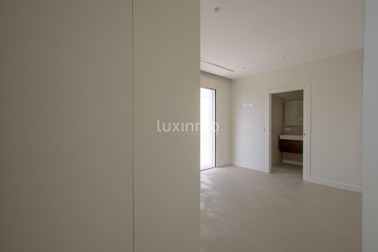 3 Zimmer Villa zu verkaufen in Oliva mit Pool Garage - 850.000 € (Ref: 10026544)