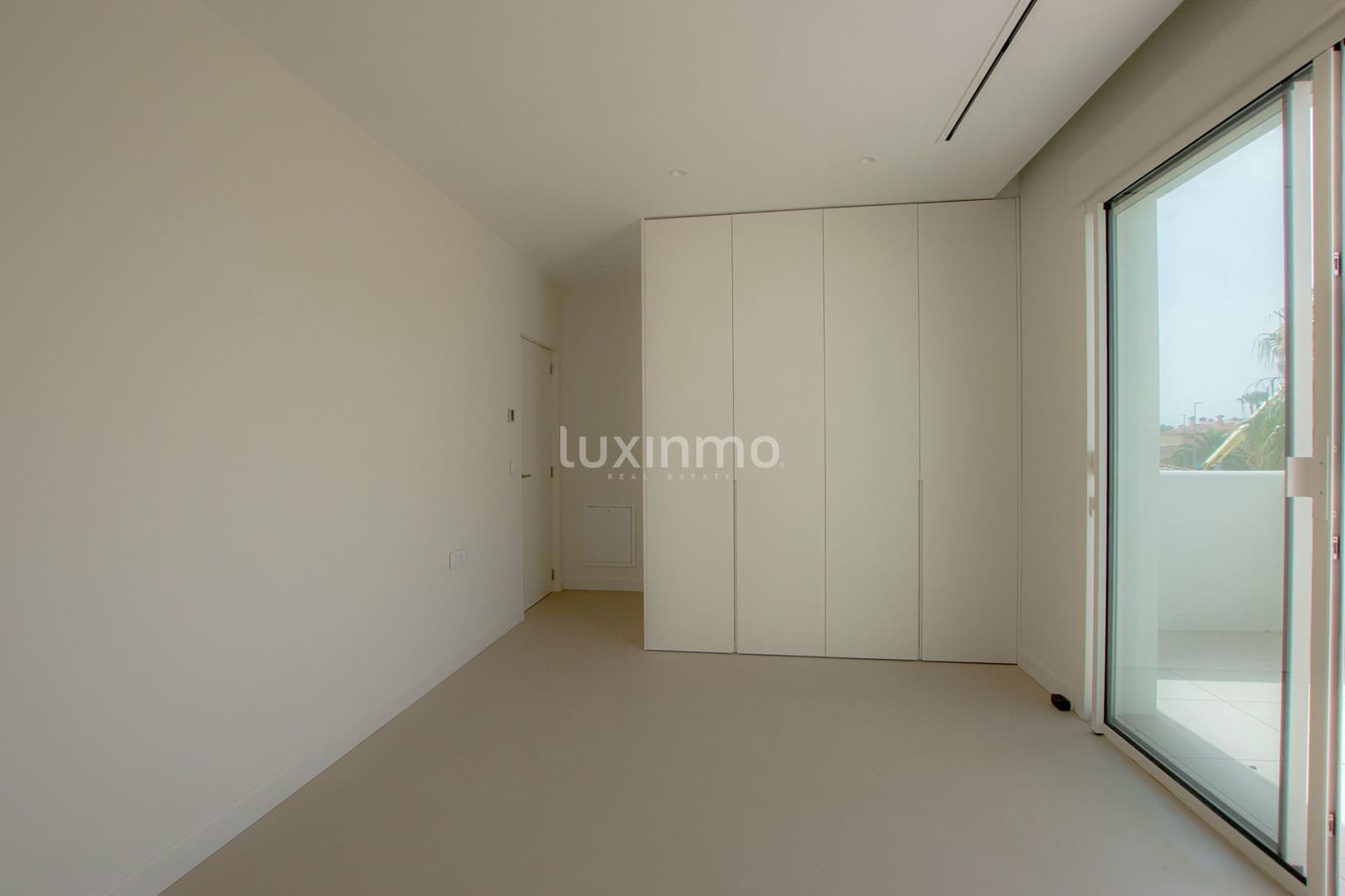 3 Zimmer Villa zu verkaufen in Oliva mit Pool Garage - 850.000 € (Ref: 10026544)