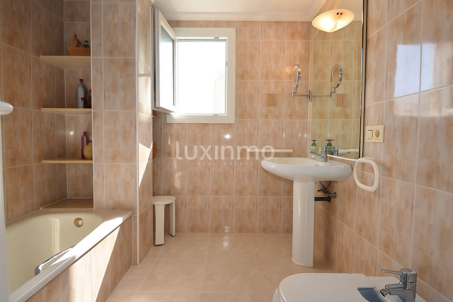 Apartamento de 3 habitaciones en Javea / Xàbia en alquiler con piscina garaje - 1.700 € (Ref: 10032227)