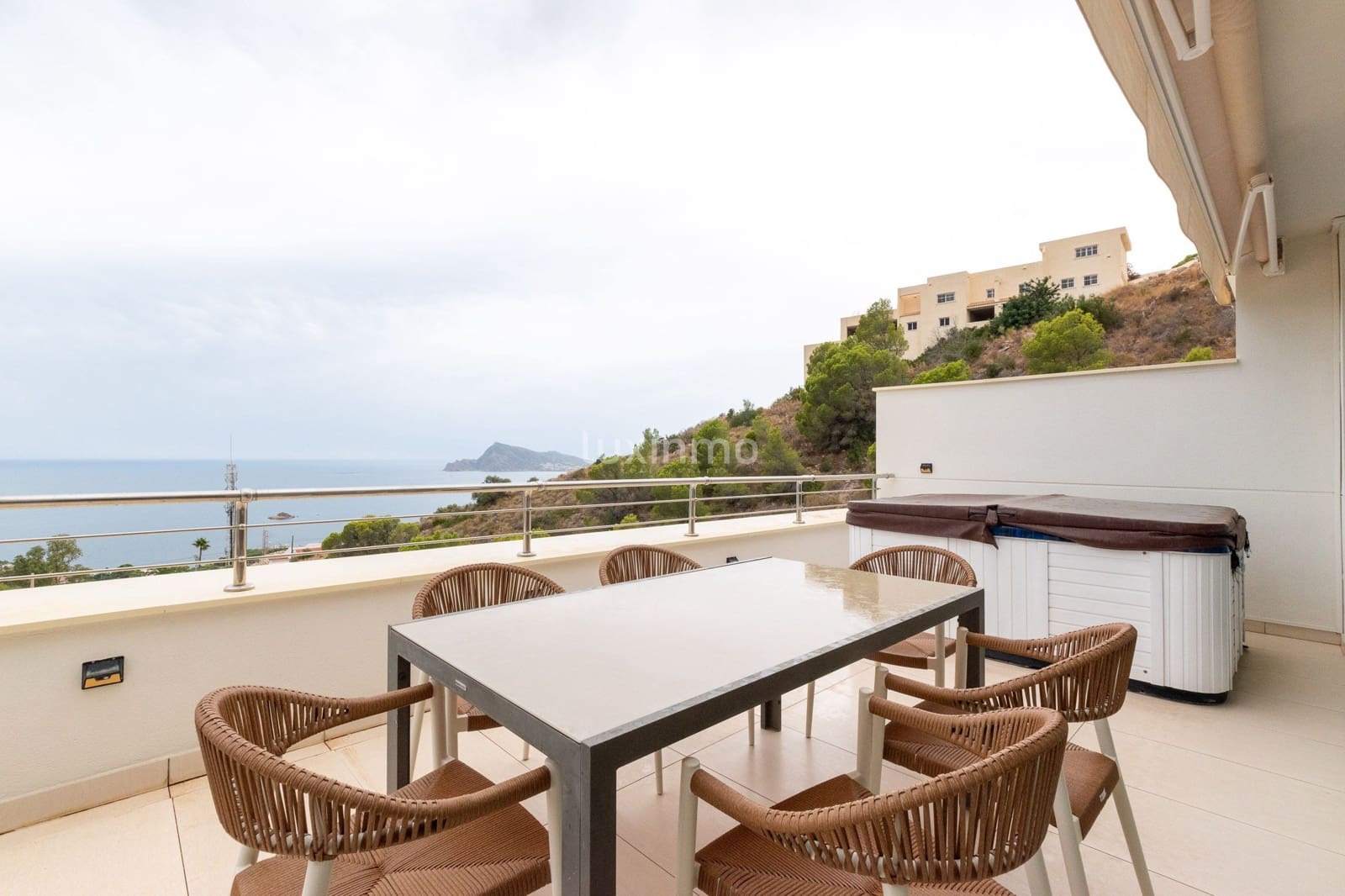 2 soverom Leilighet til leie i Altea med svømmebasseng garasje - € 1 800 (Ref: 10057826)