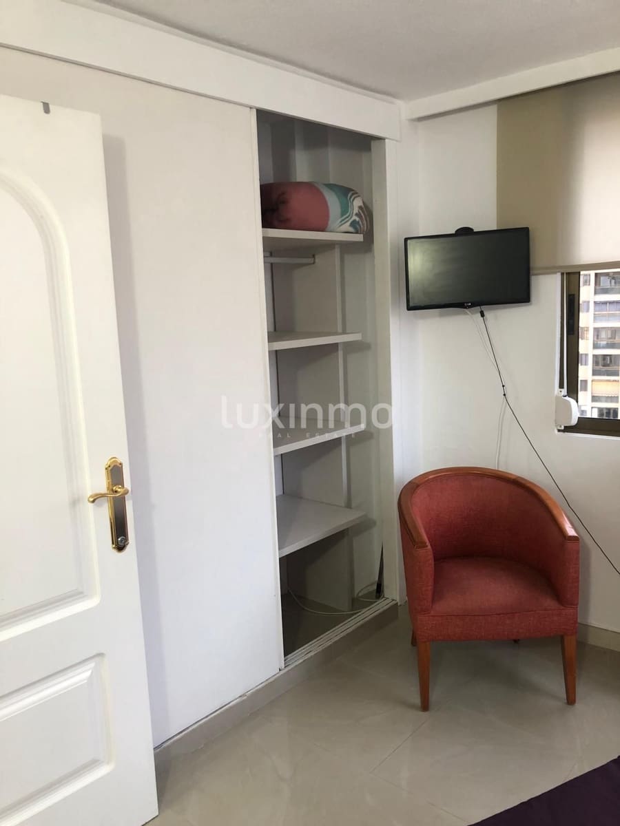 2 soverom Penthouse til leie i Benidorm med svømmebasseng garasje - € 1 500 (Ref: 10057828)