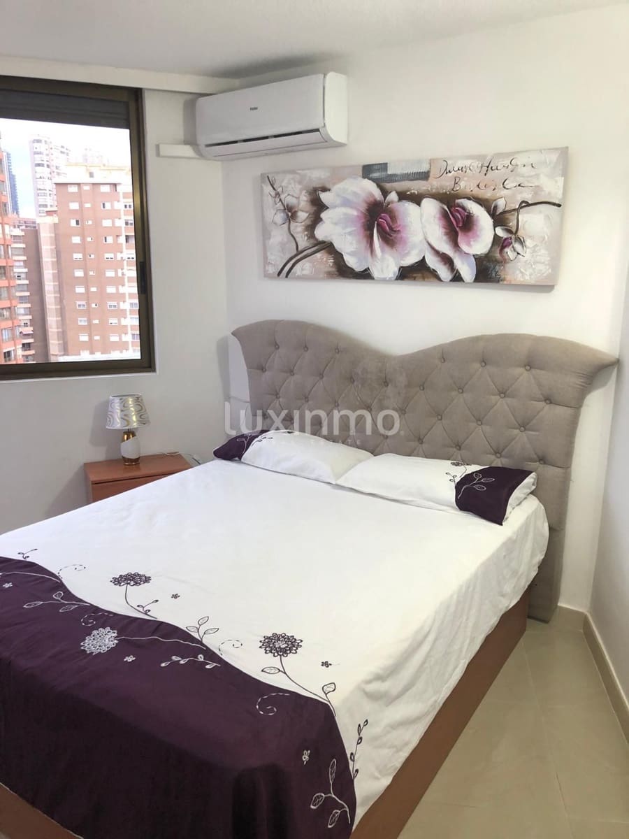 2 soverom Penthouse til leie i Benidorm med svømmebasseng garasje - € 1 500 (Ref: 10057828)