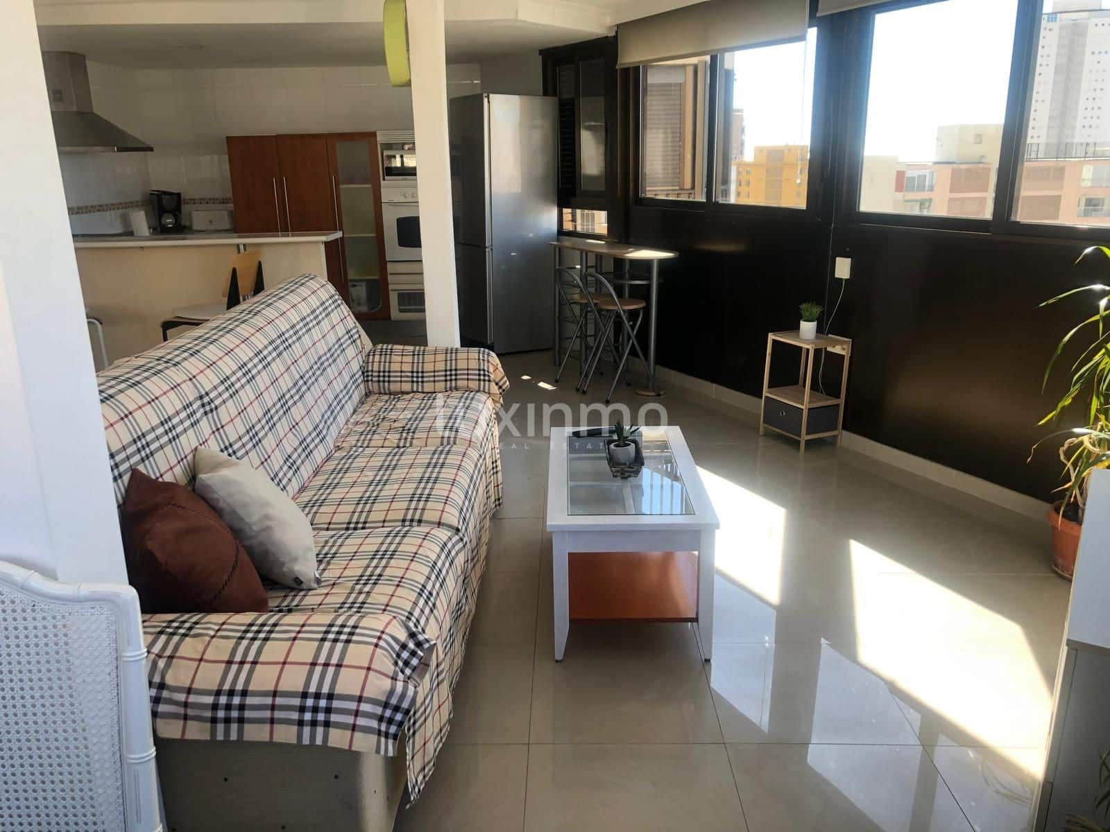 2 soverom Penthouse til leie i Benidorm med svømmebasseng garasje - € 1 500 (Ref: 10057828)