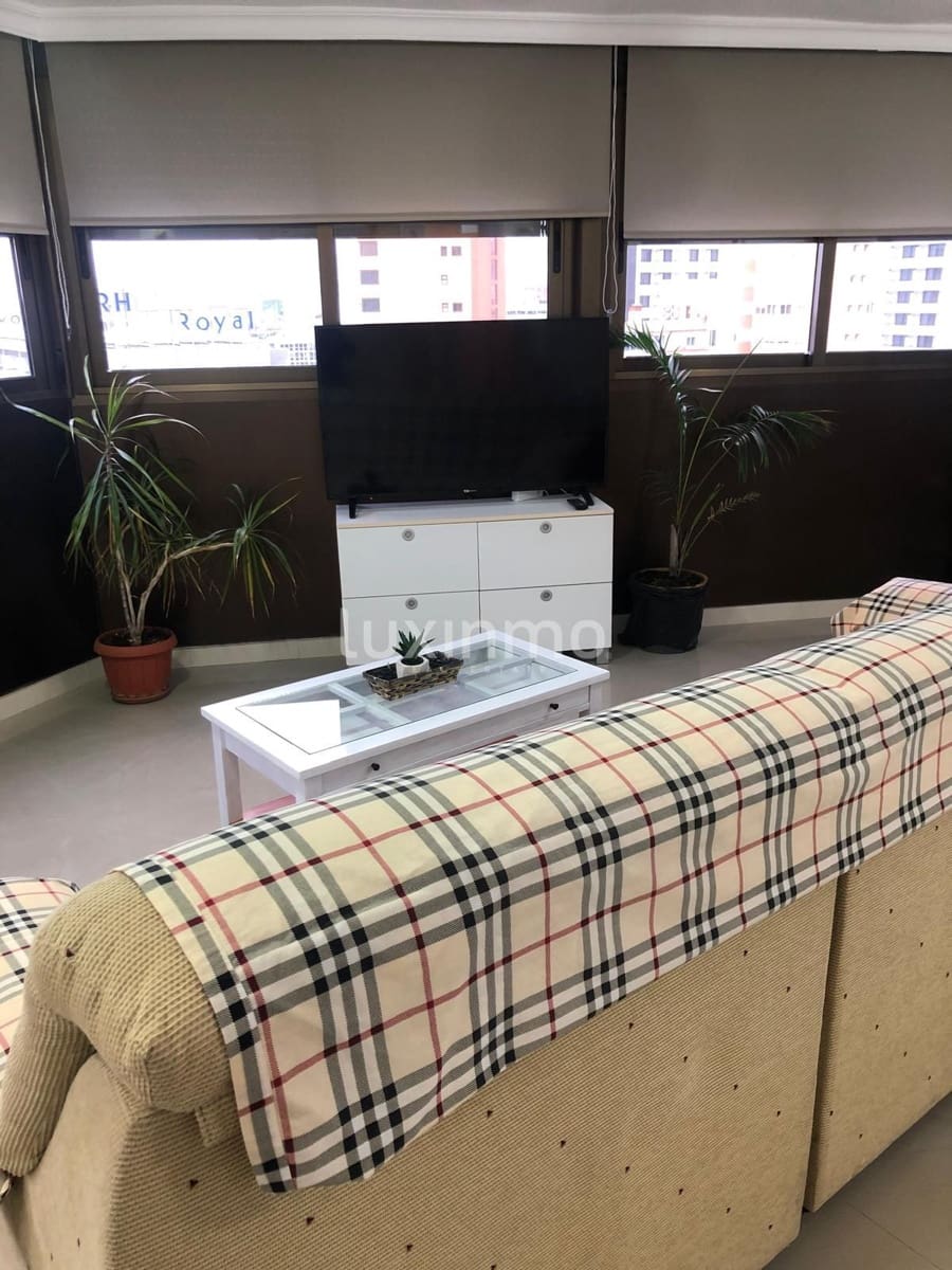 2 soverom Penthouse til leie i Benidorm med svømmebasseng garasje - € 1 500 (Ref: 10057828)