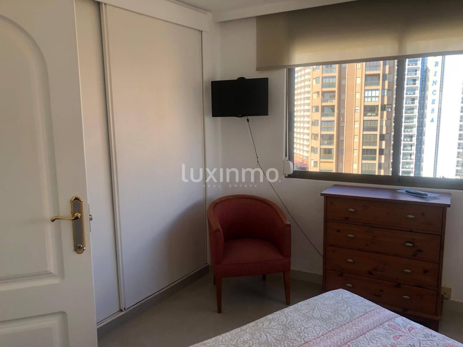 2 soverom Penthouse til leie i Benidorm med svømmebasseng garasje - € 1 500 (Ref: 10057828)