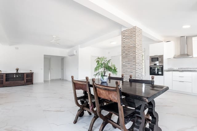 4 soveværelse Villa til leje i Albir, Alfaz del Pi / L'Alfàs del Pi med swimmingpool garage - € 3.000 (Ref: 10079129)