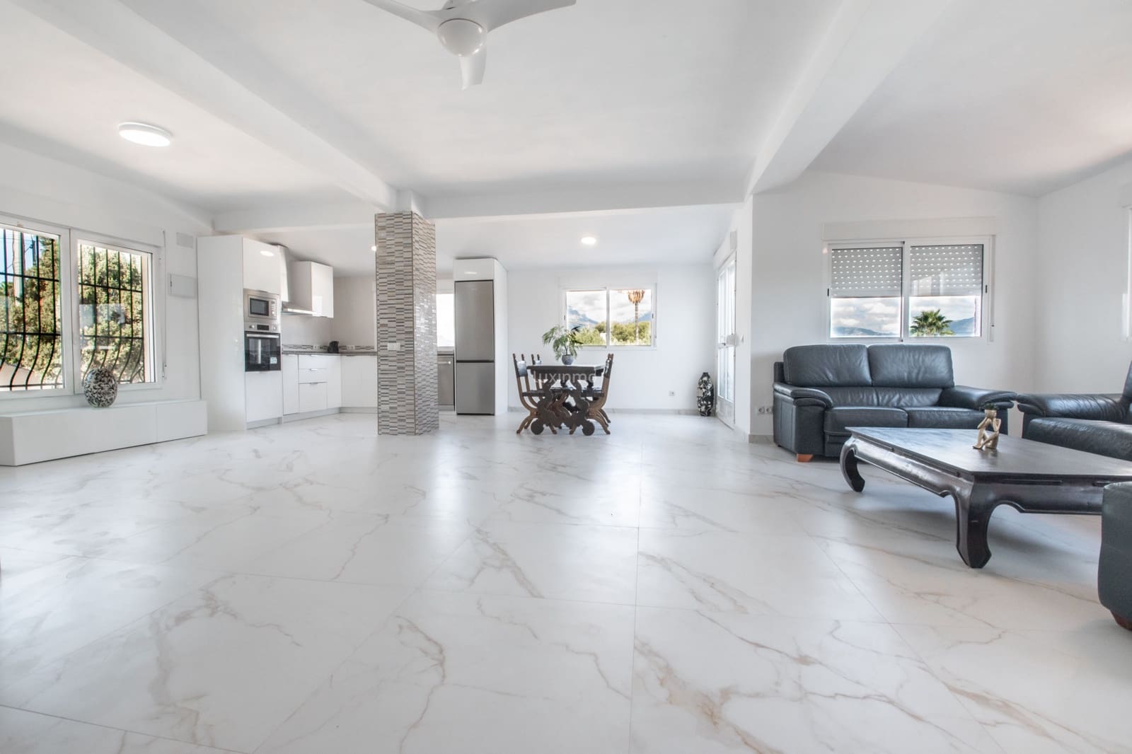 4 soveværelse Villa til leje i Albir med swimmingpool garage - € 3.000 (Ref: 10079129)