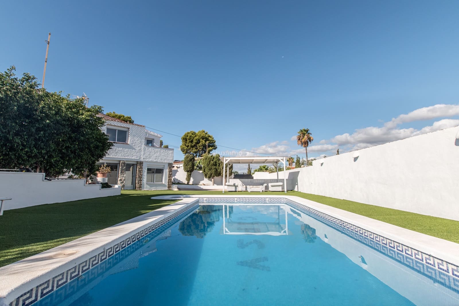 4 soveværelse Villa til leje i Albir med swimmingpool garage - € 3.000 (Ref: 10079129)