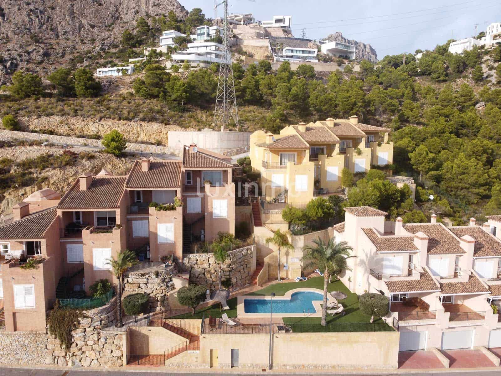Chalet de 3 habitaciones en Altea en venta con piscina garaje - 590.000 € (Ref: 10079131)
