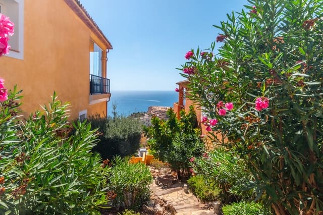Chalet de 3 habitaciones en Altea en venta con piscina garaje - 590.000 € (Ref: 10079131)