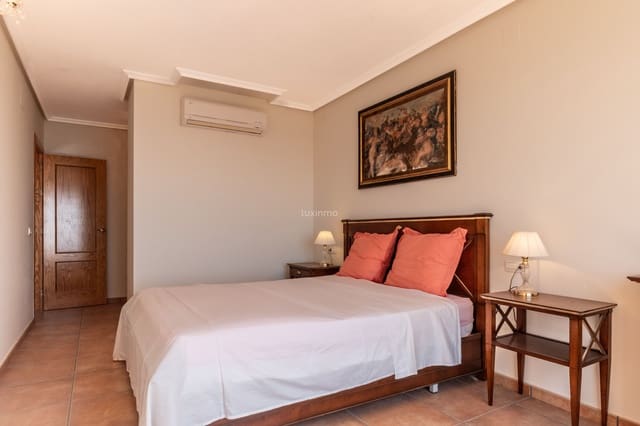 Chalet de 3 habitaciones en Altea en venta con piscina garaje - 590.000 € (Ref: 10079131)