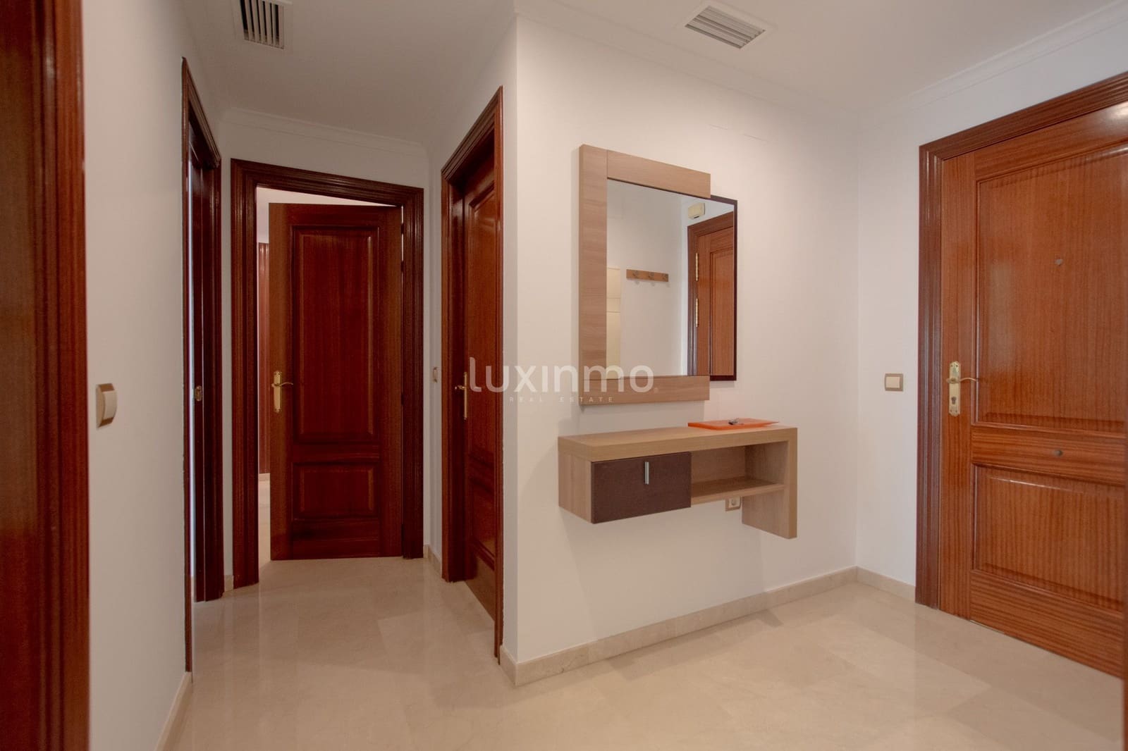 Appartement de 2 chambres à louer à Calpe / Calp avec garage - 1 500 € (Ref: 10079134)