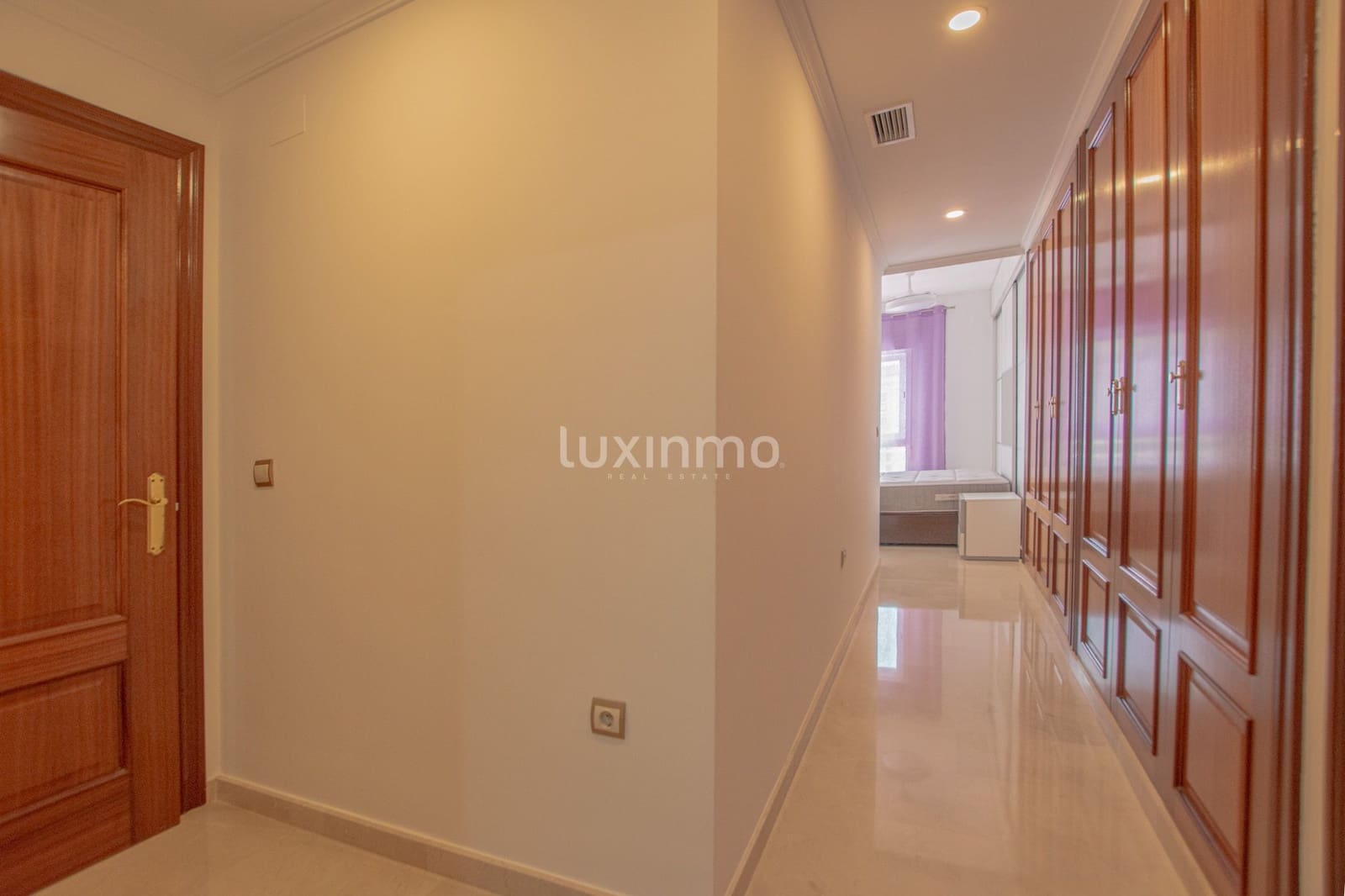 Appartement de 2 chambres à louer à Calpe / Calp avec garage - 1 500 € (Ref: 10079134)