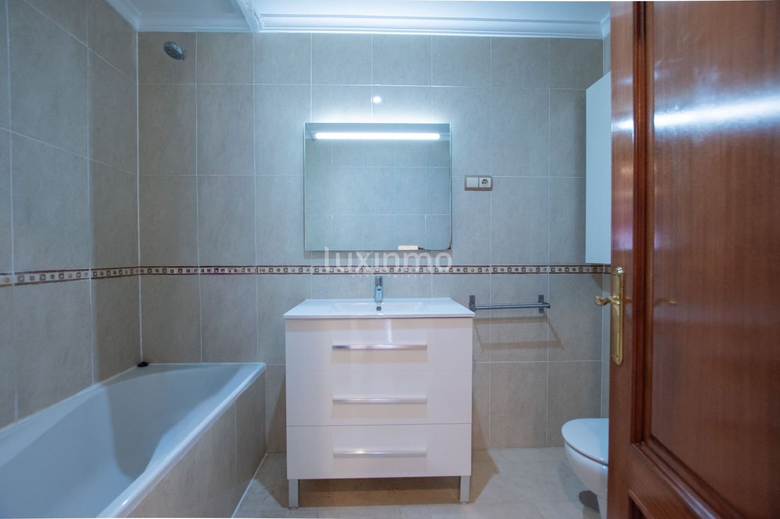 Appartement de 2 chambres à louer à Calpe / Calp avec garage - 1 500 € (Ref: 10079134)