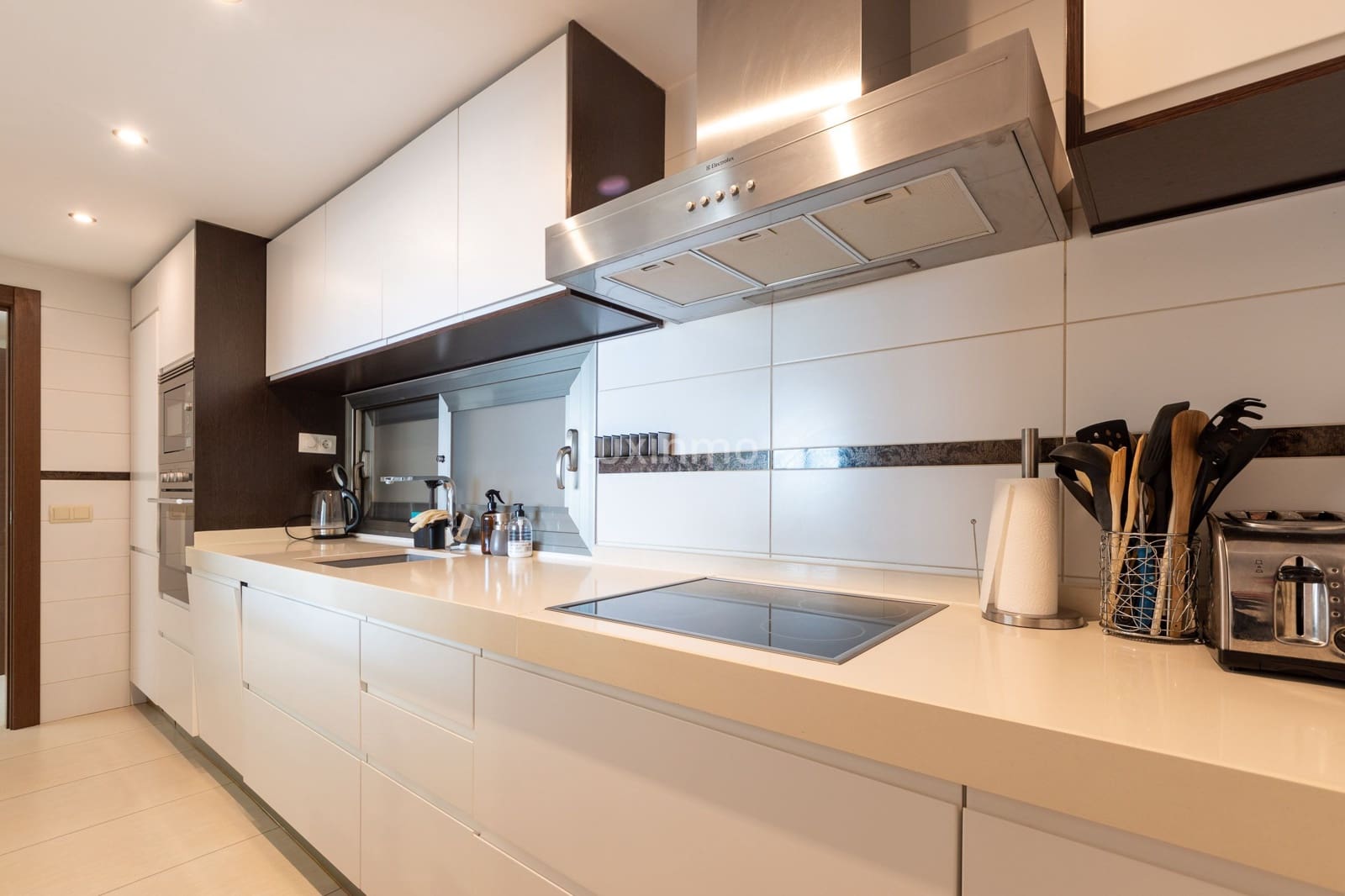 3 Zimmer Apartment zu vermieten in Altea mit Pool Garage - 2.000 € (Ref: 10079136)