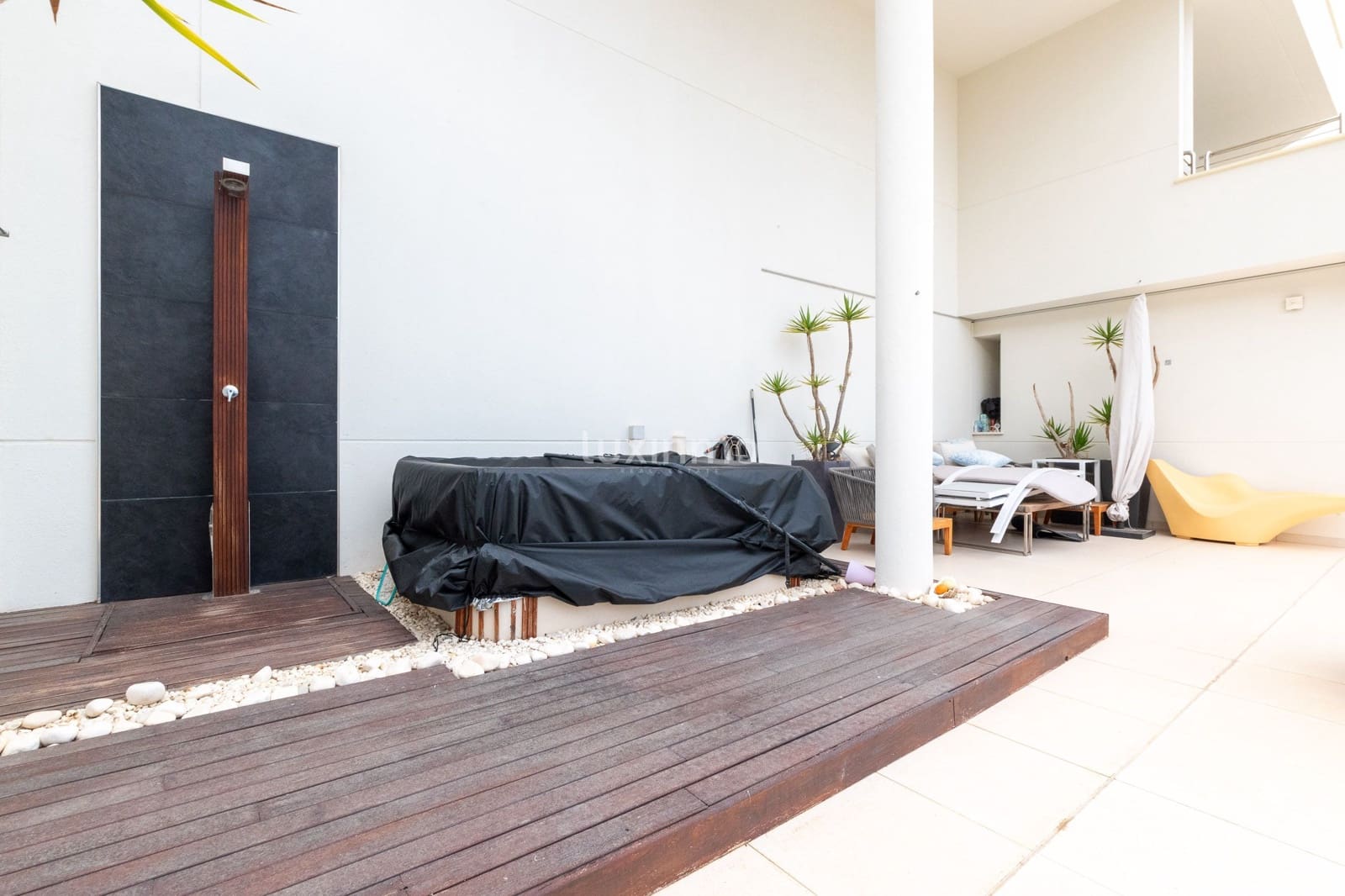 3 Zimmer Apartment zu vermieten in Altea mit Pool Garage - 2.000 € (Ref: 10079136)