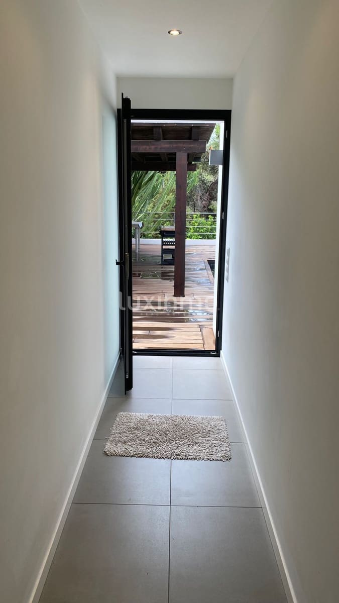 Villa/Maison de 5 chambres à louer à Can Furnet avec piscine garage - 8 000 € (Ref: 10079170)
