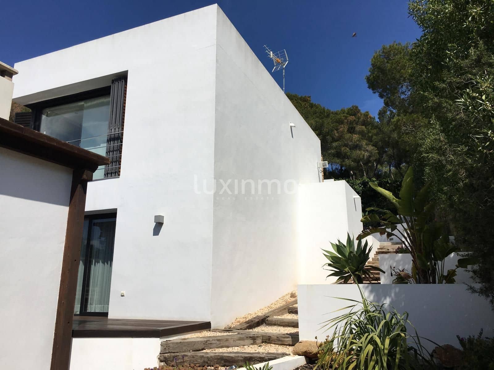 Villa/Maison de 5 chambres à louer à Can Furnet avec piscine garage - 8 000 € (Ref: 10079170)