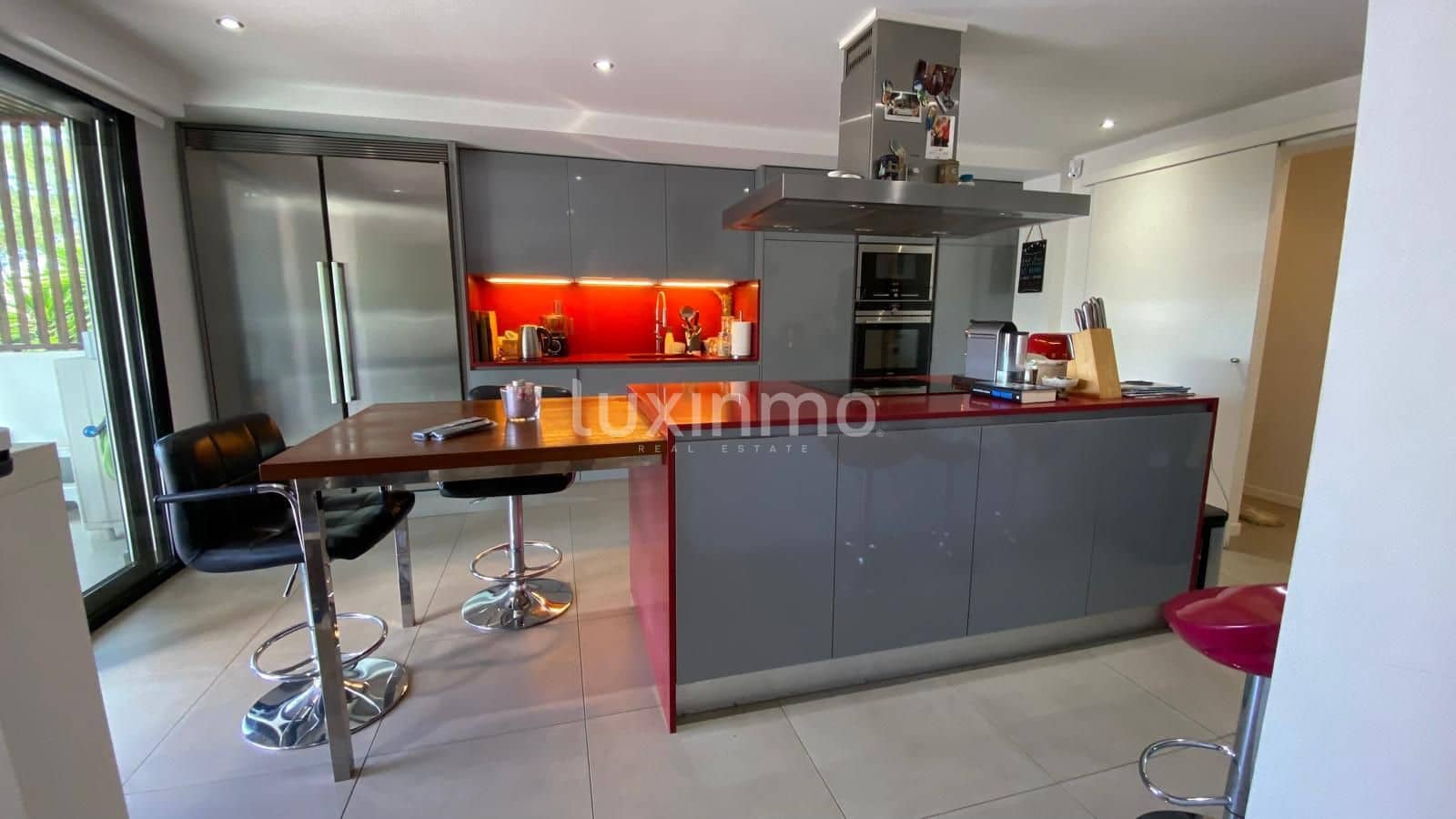 Villa/Maison de 5 chambres à louer à Can Furnet avec piscine garage - 8 000 € (Ref: 10079170)
