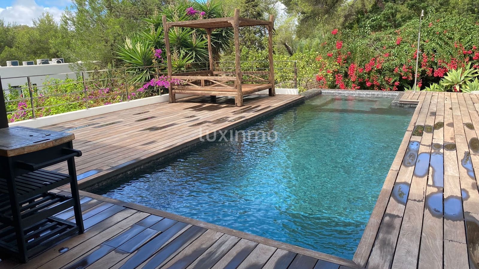 Villa/Maison de 5 chambres à louer à Can Furnet avec piscine garage - 8 000 € (Ref: 10079170)