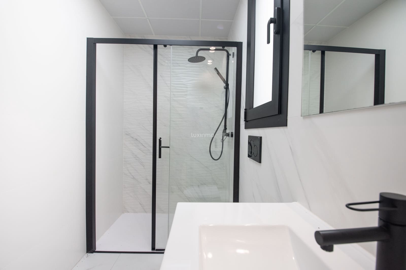 2 soverom Leilighet til leie i Finestrat med svømmebasseng garasje - € 1 650 (Ref: 10079176)