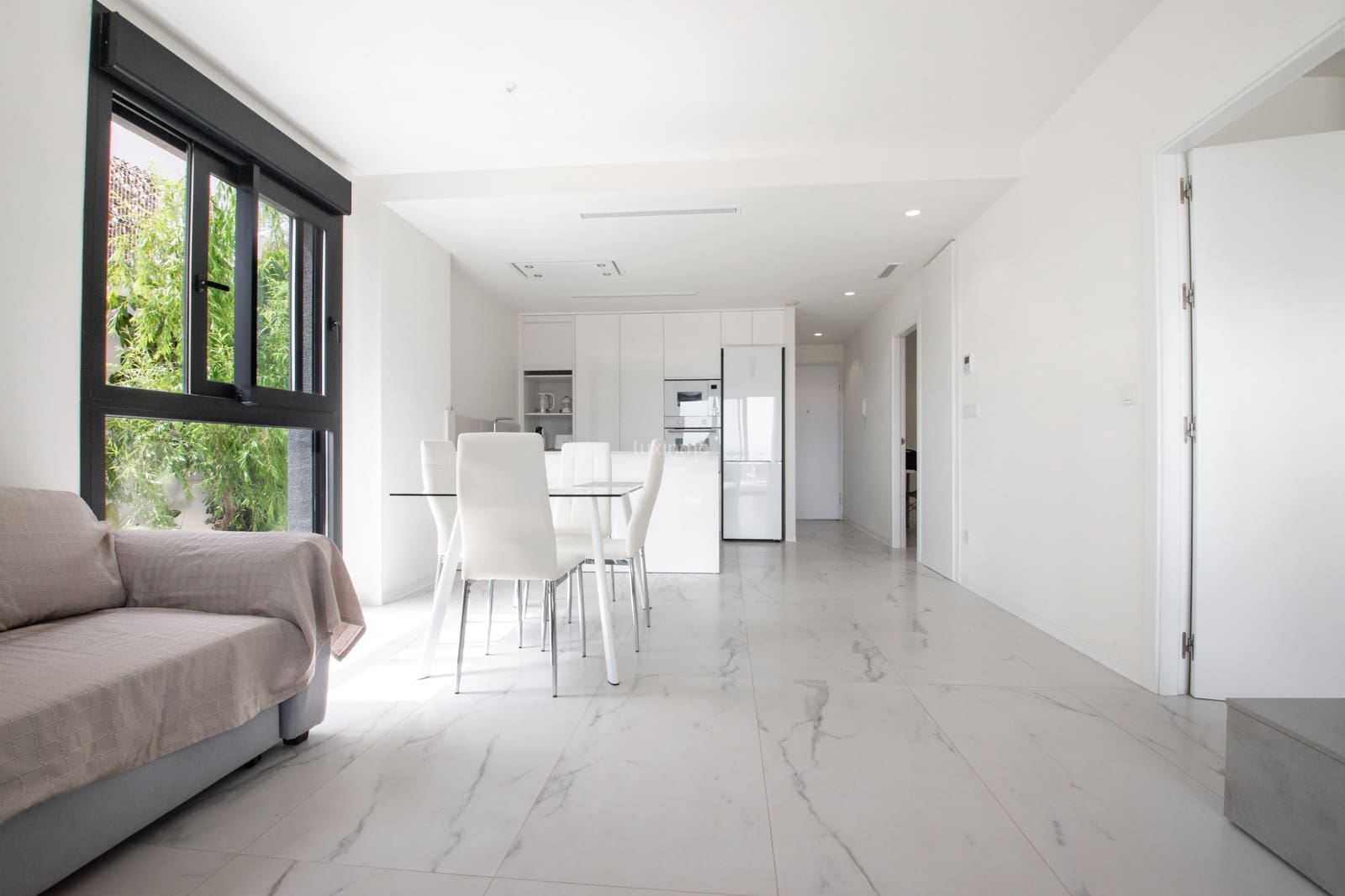 2 soverom Leilighet til leie i Finestrat med svømmebasseng garasje - € 1 650 (Ref: 10079176)