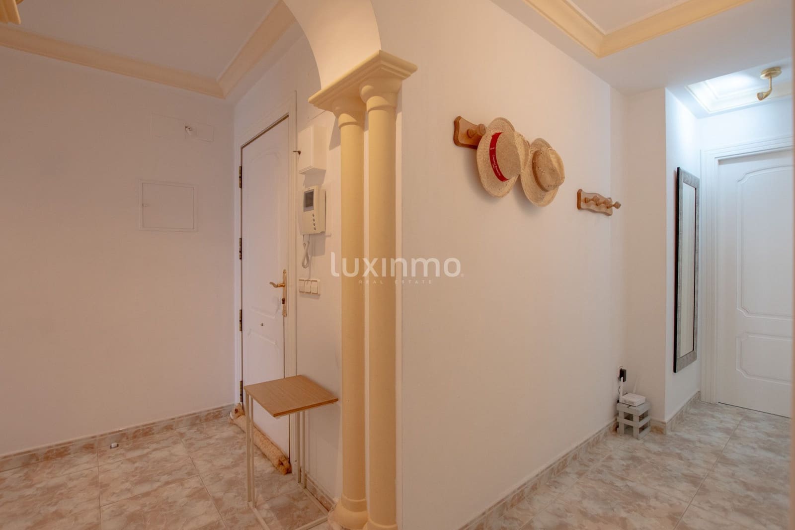 3 Zimmer Apartment zu vermieten in Calpe / Calp mit Garage - 2.500 € (Ref: 10079177)