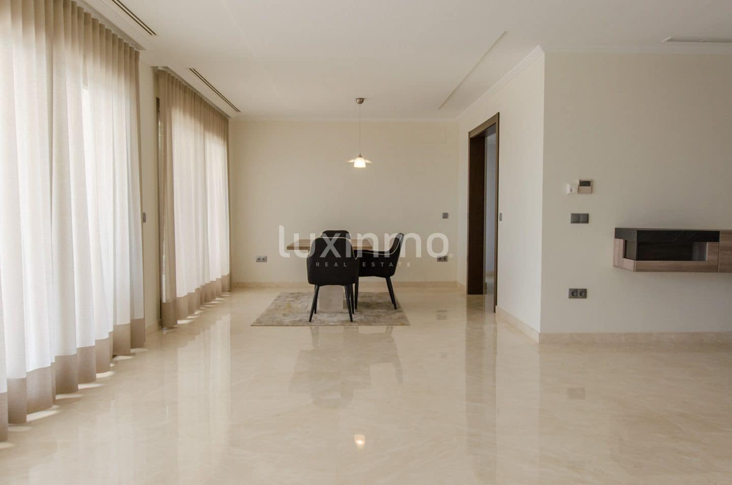 5 bedroom Villa for rent in Altea with pool garage - € 7,000 (Ref: 10079180)