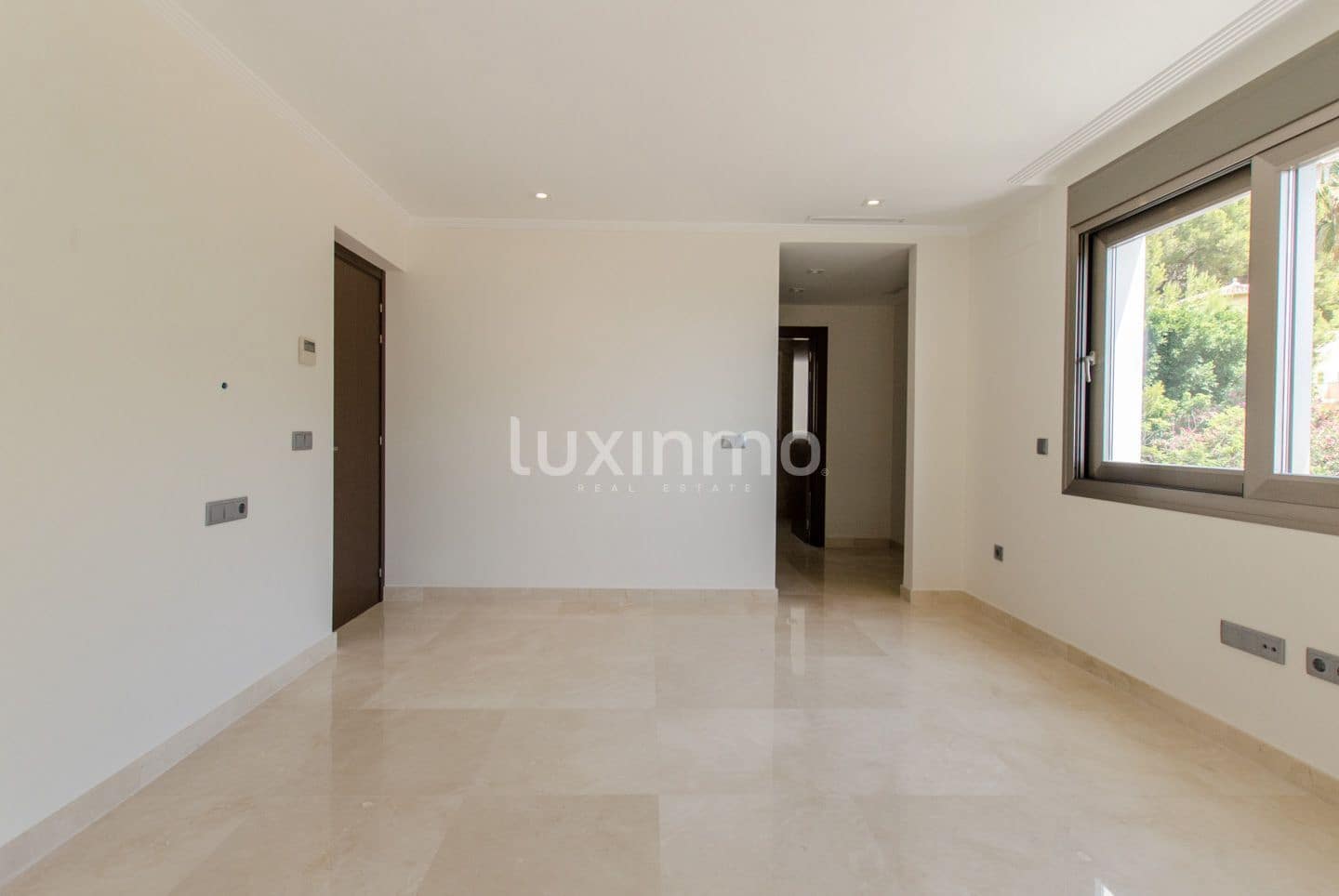 5 bedroom Villa for rent in Altea with pool garage - € 7,000 (Ref: 10079180)