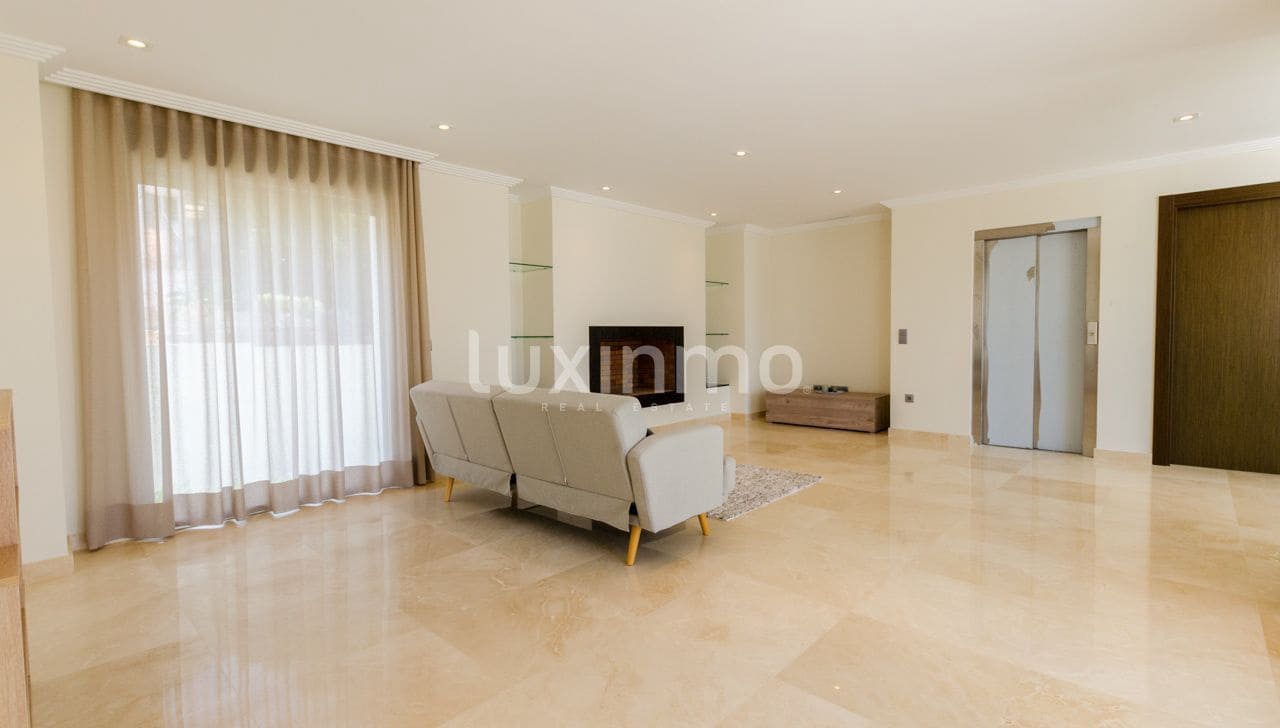 5 bedroom Villa for rent in Altea with pool garage - € 7,000 (Ref: 10079180)