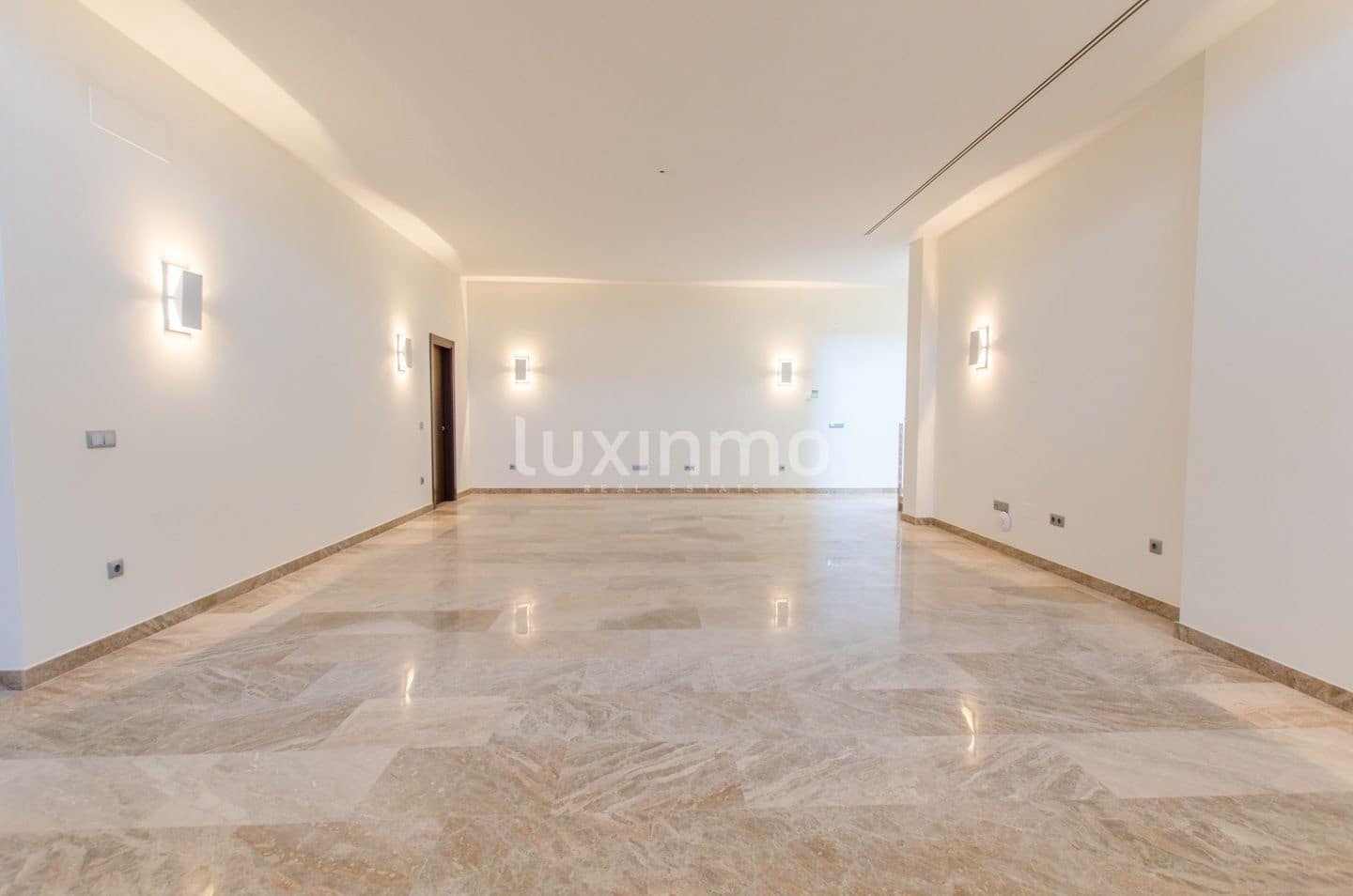 5 bedroom Villa for rent in Altea with pool garage - € 7,000 (Ref: 10079180)