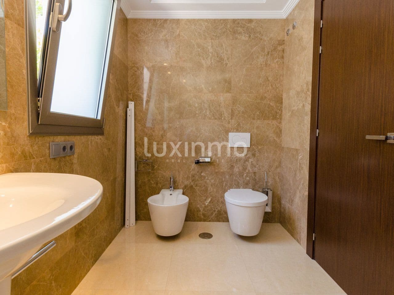 5 bedroom Villa for rent in Altea with pool garage - € 7,000 (Ref: 10079180)