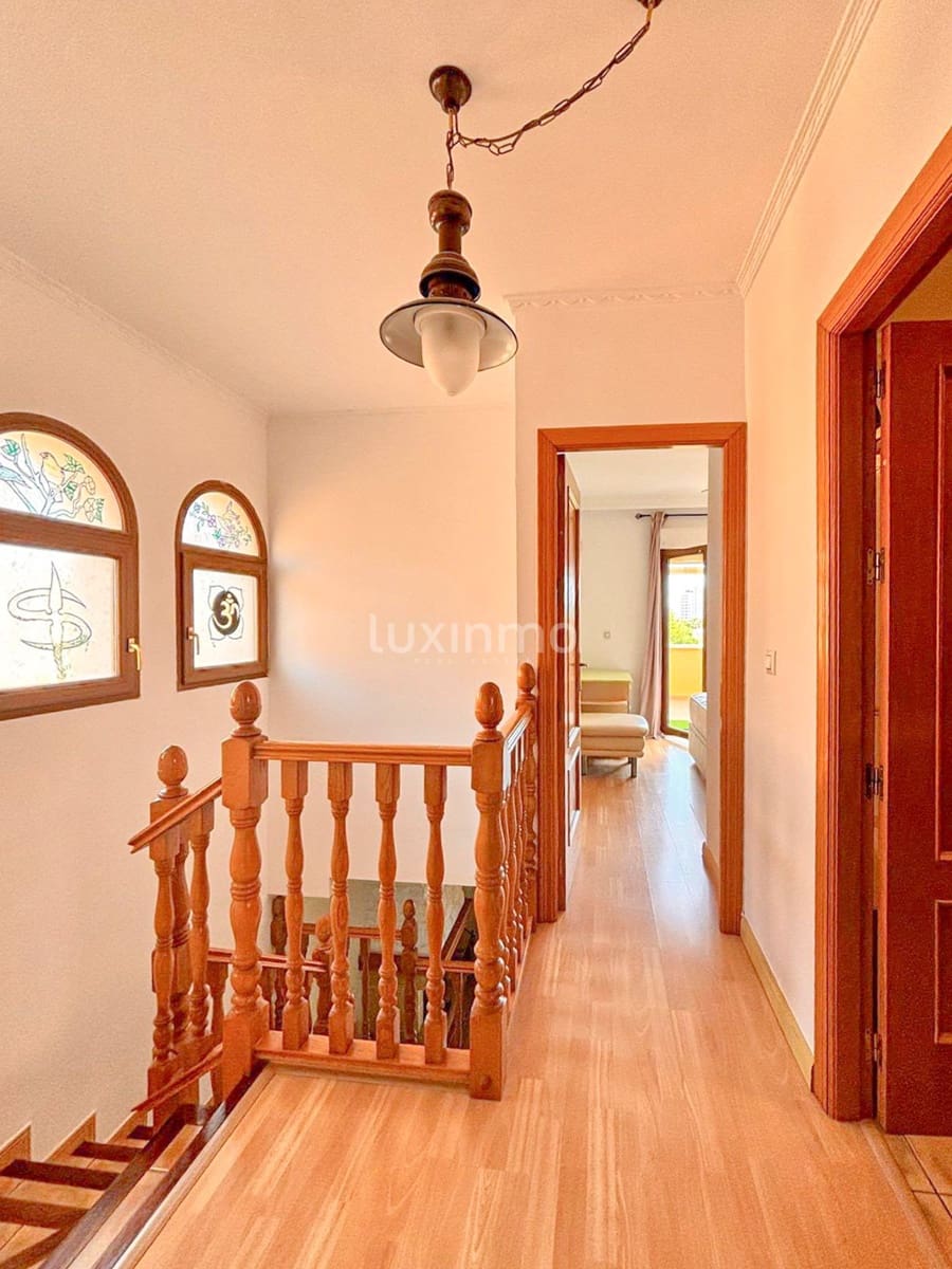 4 quarto Casa em Banda para venda em Calpe / Calp com piscina garagem - 650 000 € (Ref: 10079183)