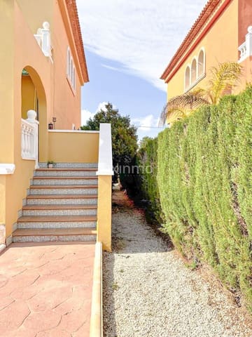 4 quarto Casa em Banda para venda em Calpe / Calp com piscina garagem - 650 000 € (Ref: 10079183)