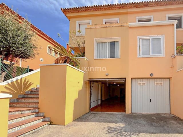 4 quarto Casa em Banda para venda em Calpe / Calp com piscina garagem - 650 000 € (Ref: 10079183)