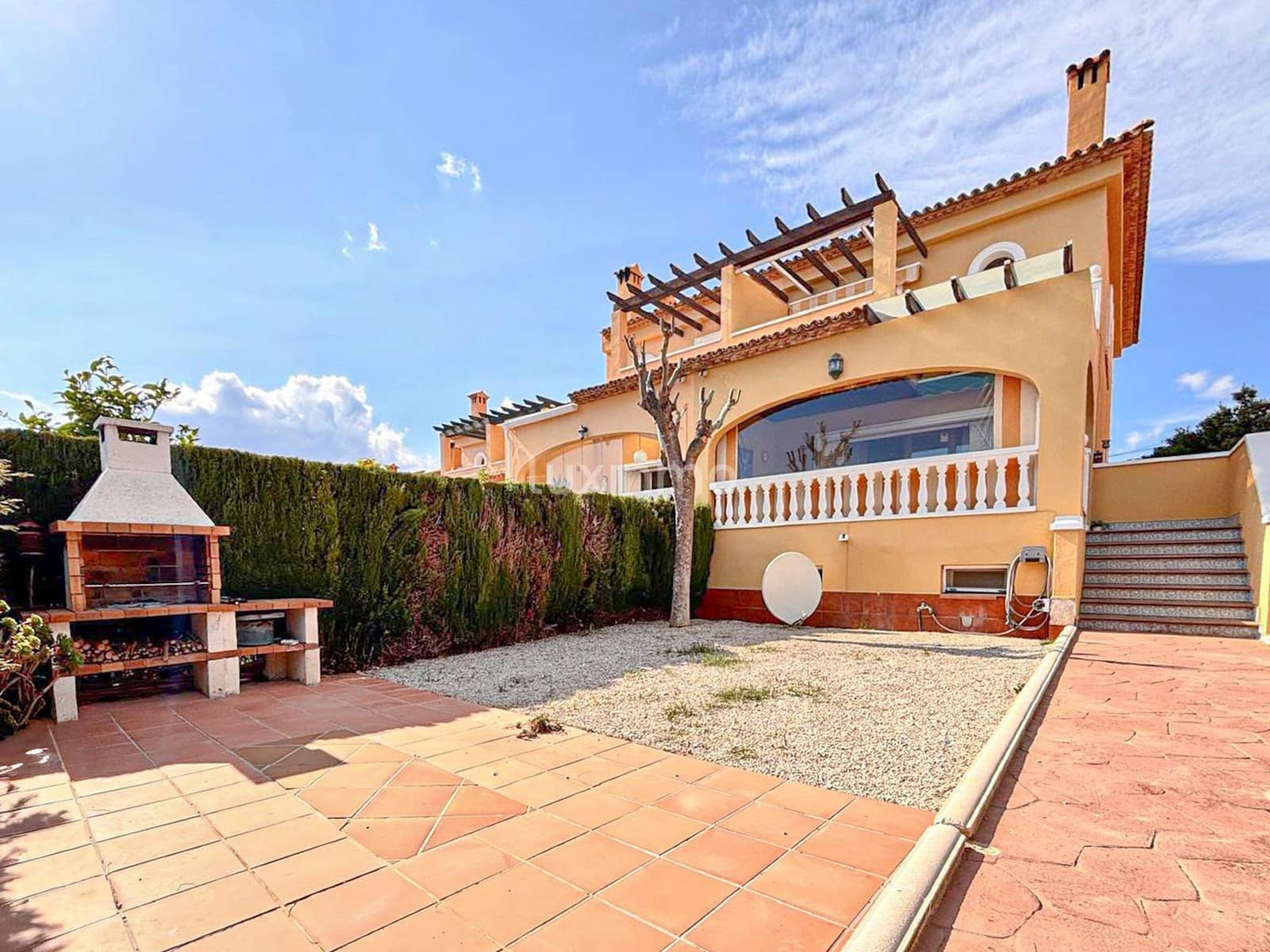 4 quarto Casa em Banda para venda em Calpe / Calp com piscina garagem - 650 000 € (Ref: 10079183)