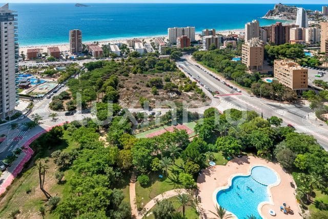 2 soverom Leilighet til salgs i Benidorm med svømmebasseng garasje - € 450 000 (Ref: 10079184)