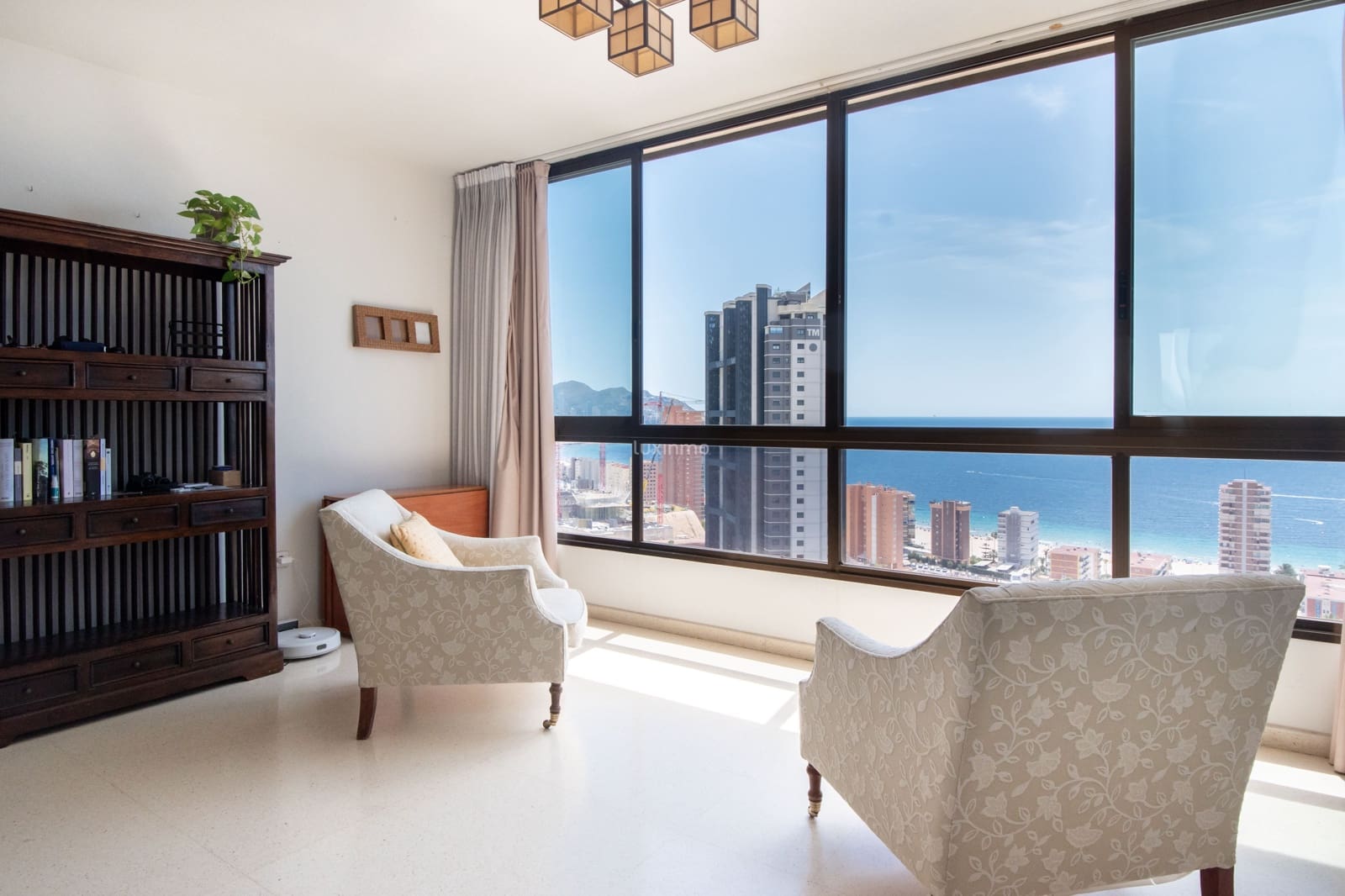 2 soverom Leilighet til salgs i Benidorm med svømmebasseng garasje - € 450 000 (Ref: 10079184)