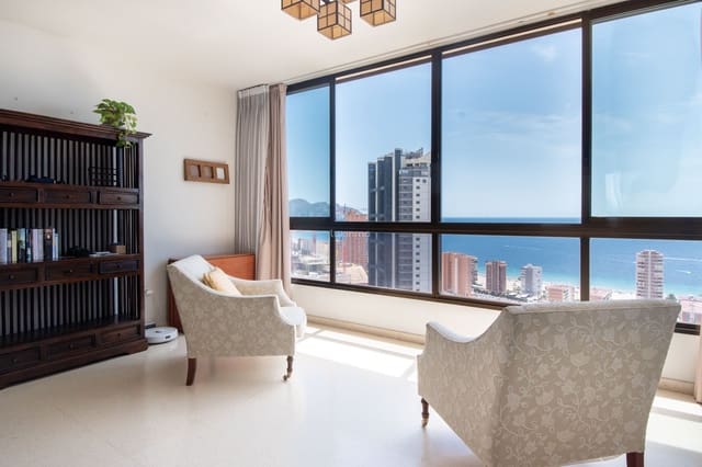 2 bedroom Flat for sale in Playa Poniente, Benidorm with pool garage - € 450,000 (Ref: 10079184)