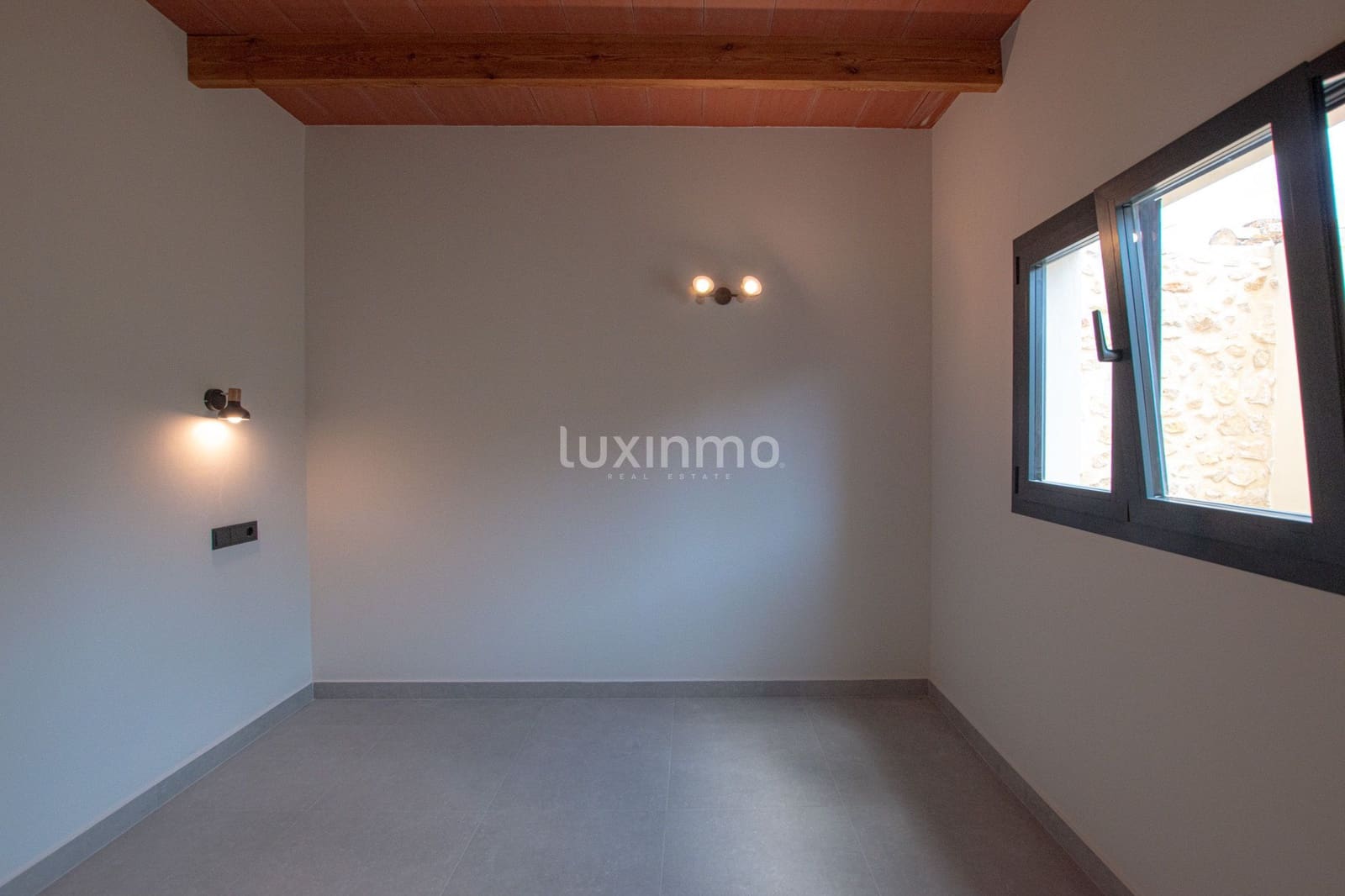 2 quarto Apartamento para arrendar em Senija - 1 200 € (Ref: 10079187)