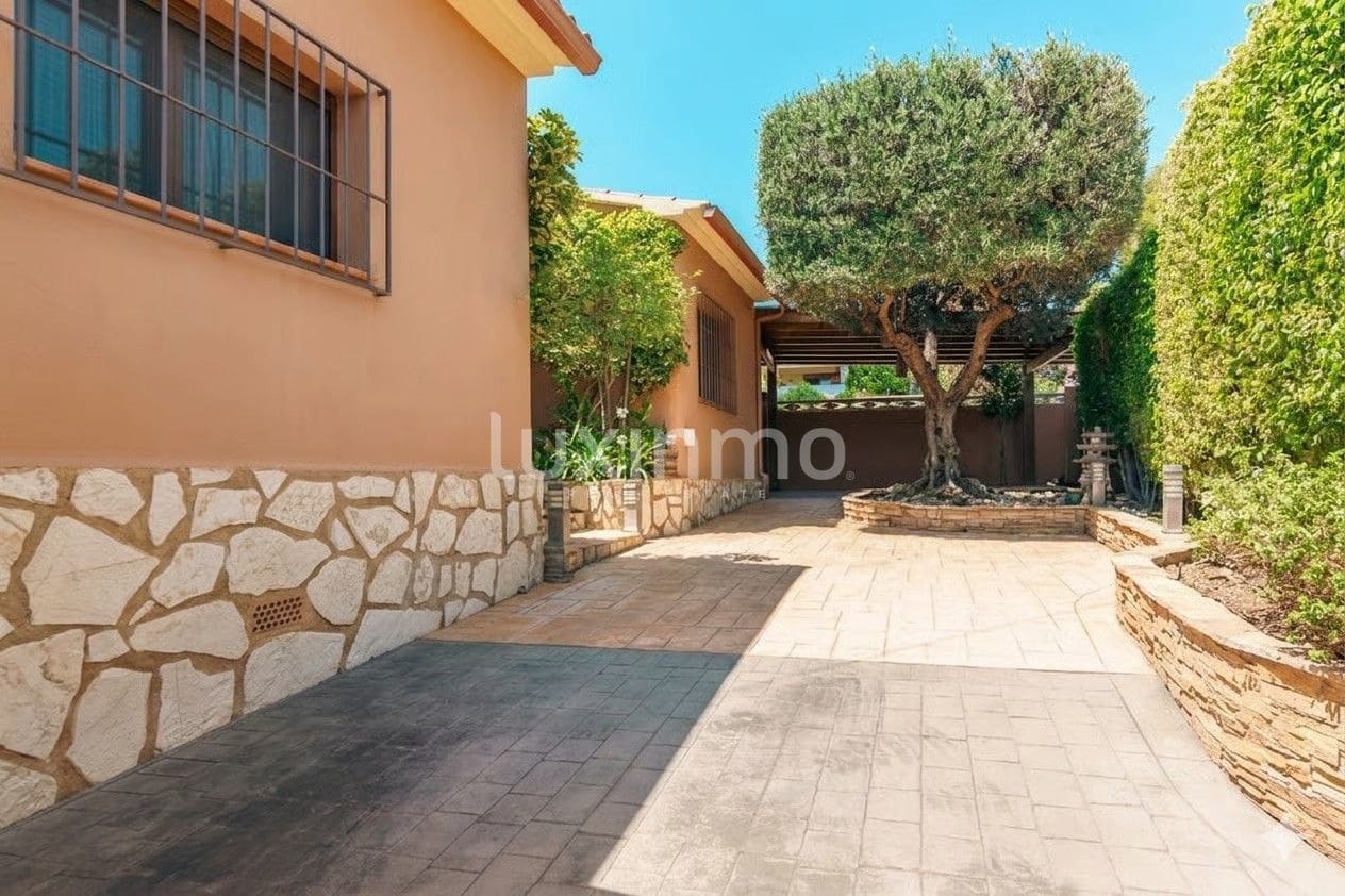 4 slaapkamer Villa te koop in La Nucia met zwembad garage - € 970.000 (Ref: 10079202)