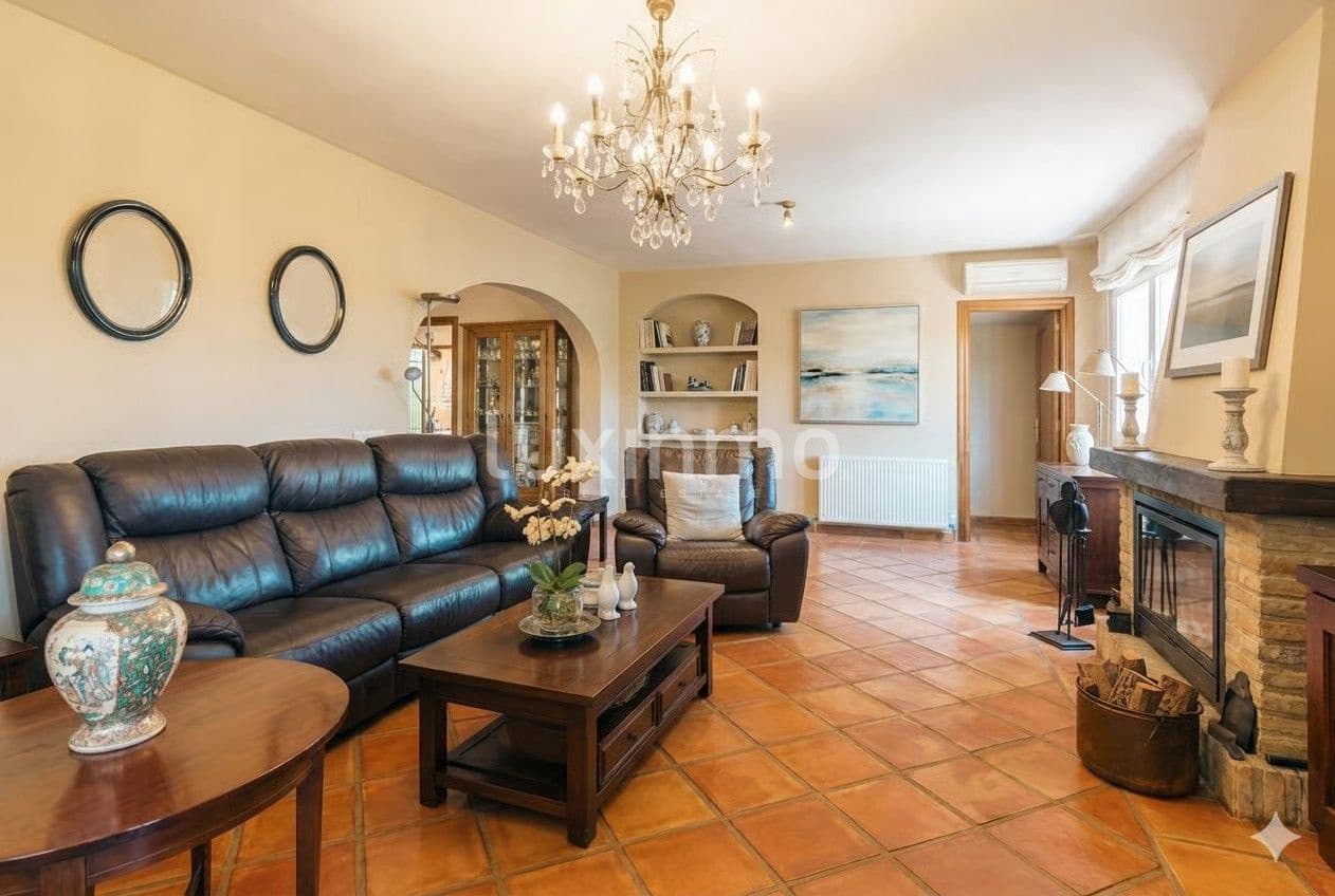 4 slaapkamer Villa te koop in La Nucia met zwembad garage - € 970.000 (Ref: 10079202)