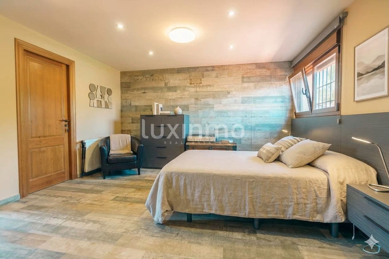 4 slaapkamer Villa te koop in La Nucia met zwembad garage - € 970.000 (Ref: 10079202)