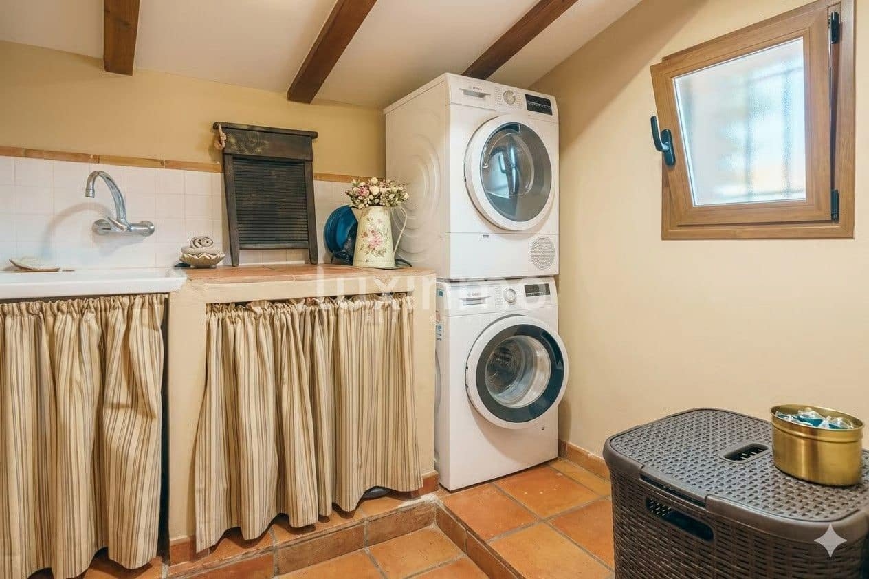 4 slaapkamer Villa te koop in La Nucia met zwembad garage - € 970.000 (Ref: 10079202)