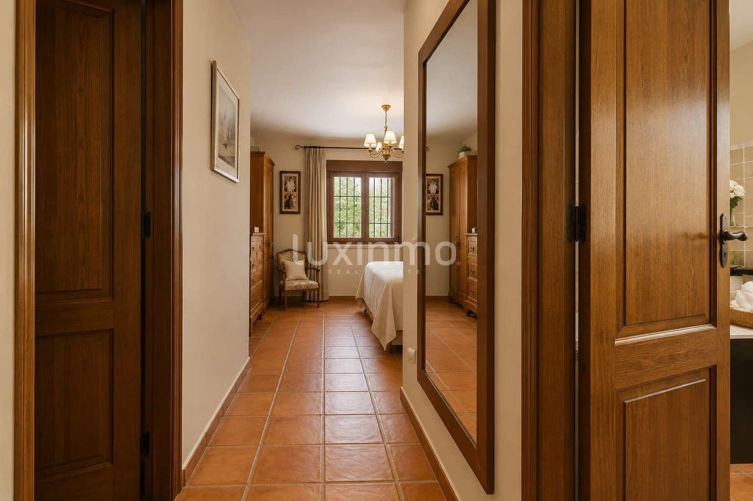 4 slaapkamer Villa te koop in La Nucia met zwembad garage - € 970.000 (Ref: 10079202)