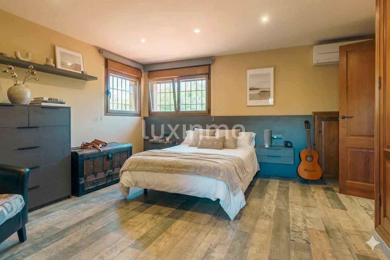4 slaapkamer Villa te koop in La Nucia met zwembad garage - € 970.000 (Ref: 10079202)