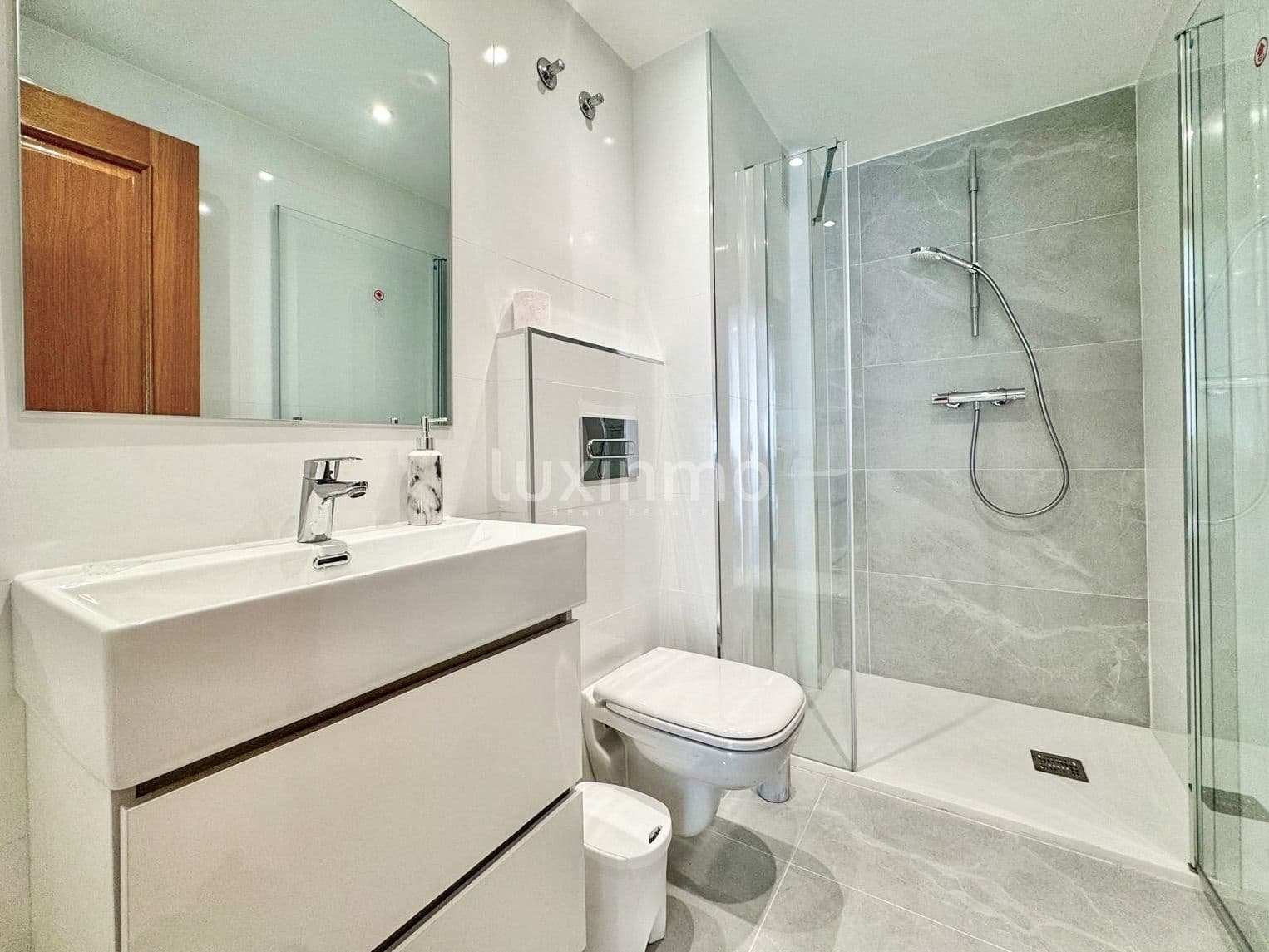 2 sypialnia Apartament do wynajęcia w Albir z basenem garażem - 1 800 € (Ref: 10079203)